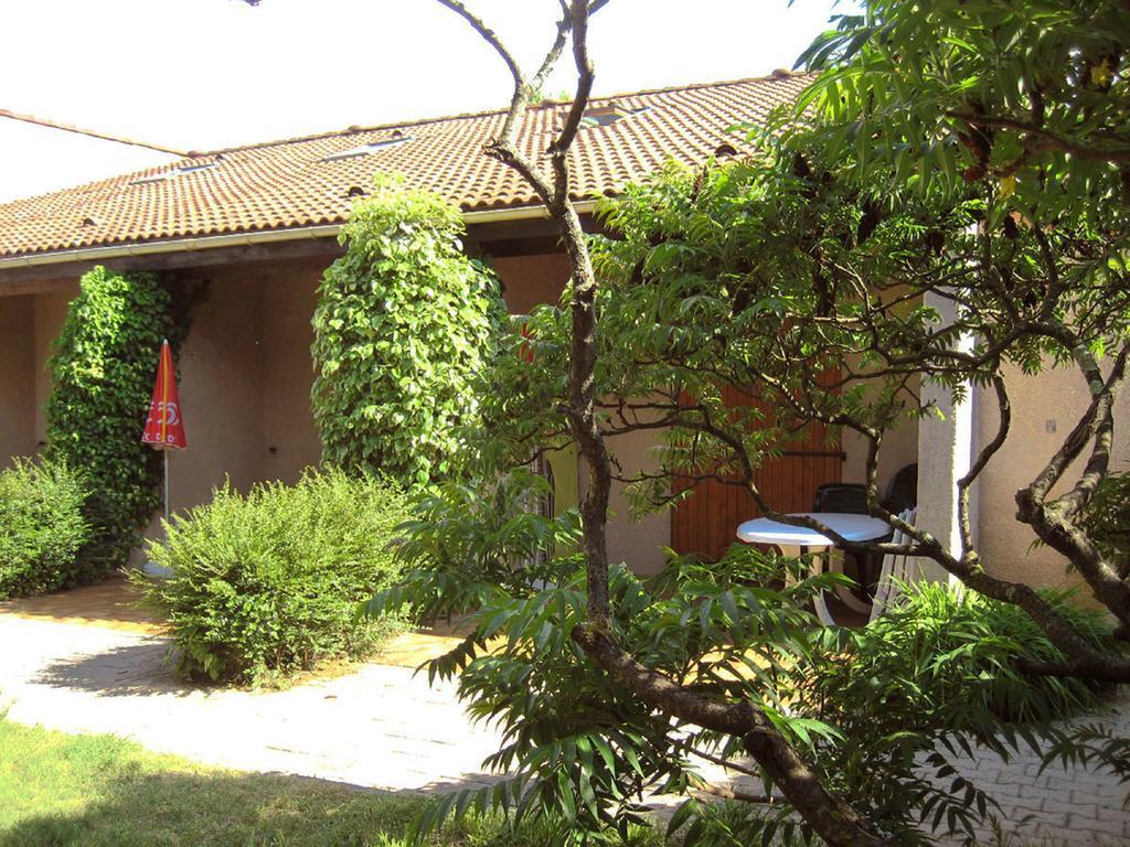 Hotel Les Cigalous Salavas Exterior foto
